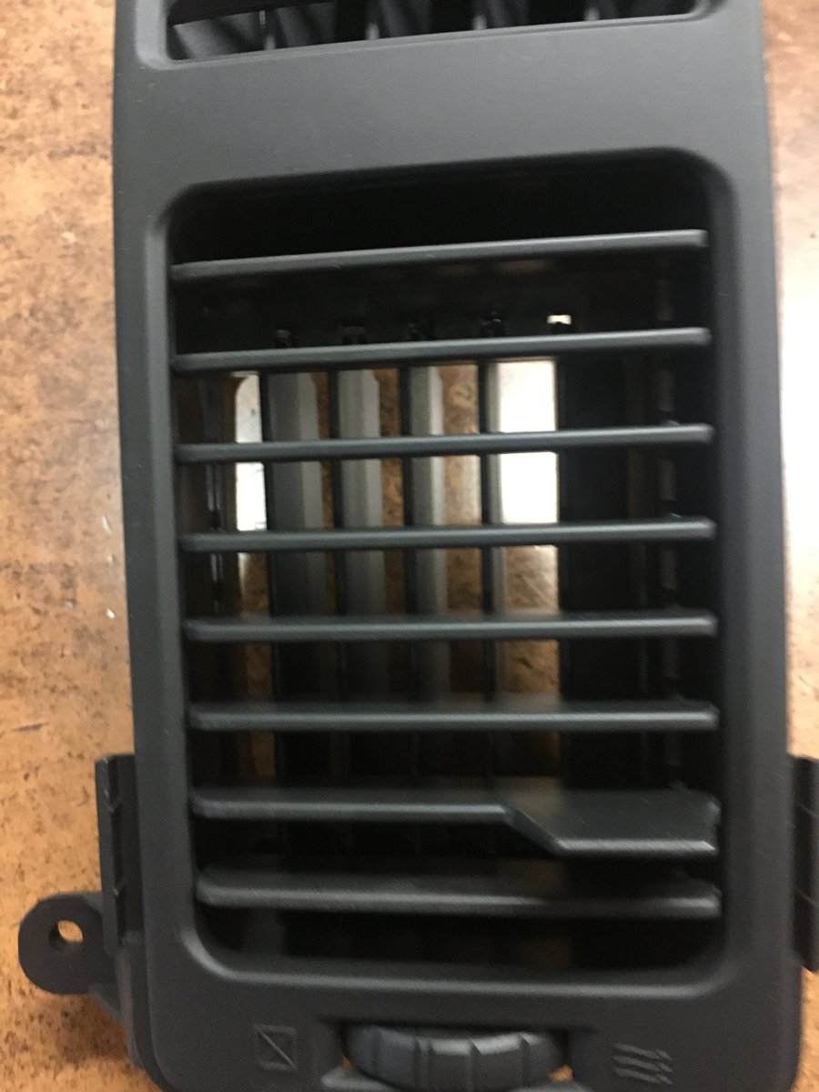 Nissan 68421-9fd0b Vent Grille