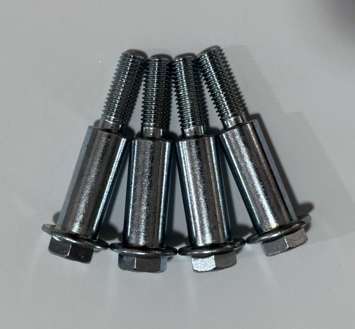 4pcs Front Rear Wheel Bolt M110801 For John Deere 12pb 14pb 12pc 12sb 14pz 14sb 14sc 14se 14sz 14sx 14pt 14st Ja65 Je75 Jx75