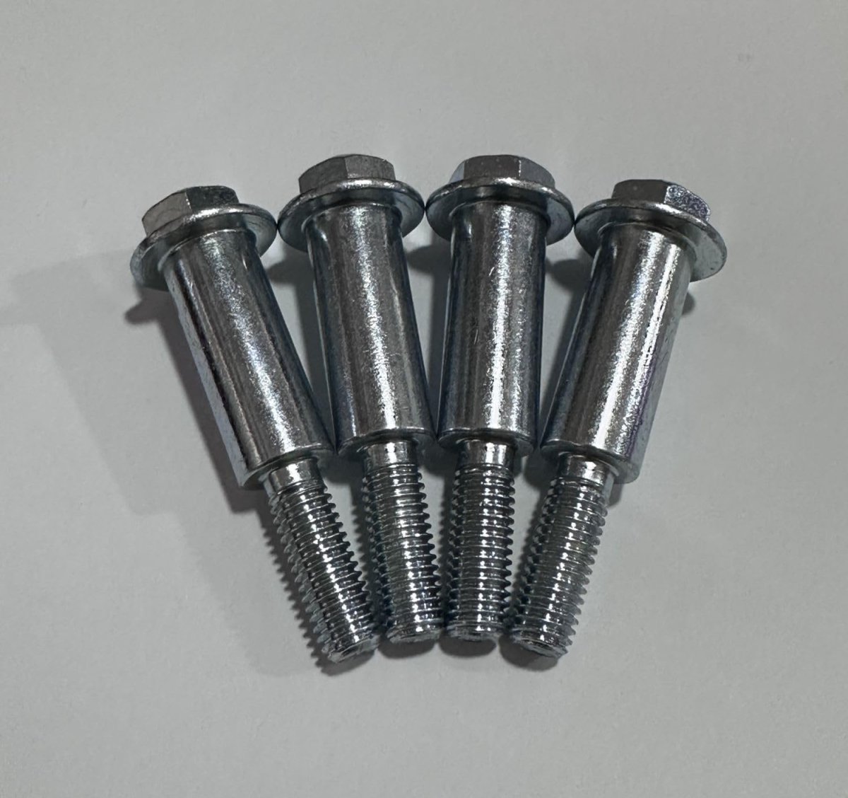 4pcs Front Rear Wheel Bolt M110801 For John Deere 12pb 14pb 12pc 12sb 14pz 14sb 14sc 14se 14sz 14sx 14pt 14st Ja65 Je75 Jx75