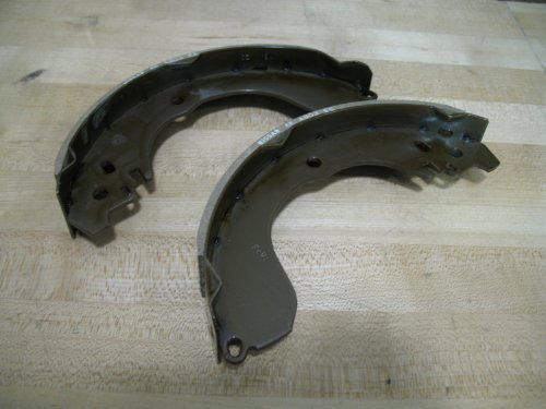 Nissan Genuine Parking Brake Shoe Set 44060-ea026
