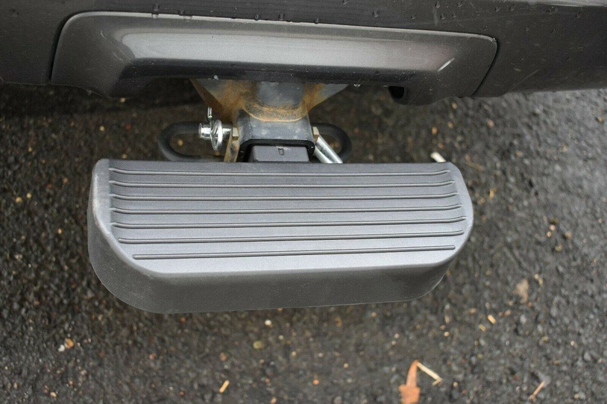 Highly Durable Rear Step Bumper Bumper Protection For Truck Suv Van