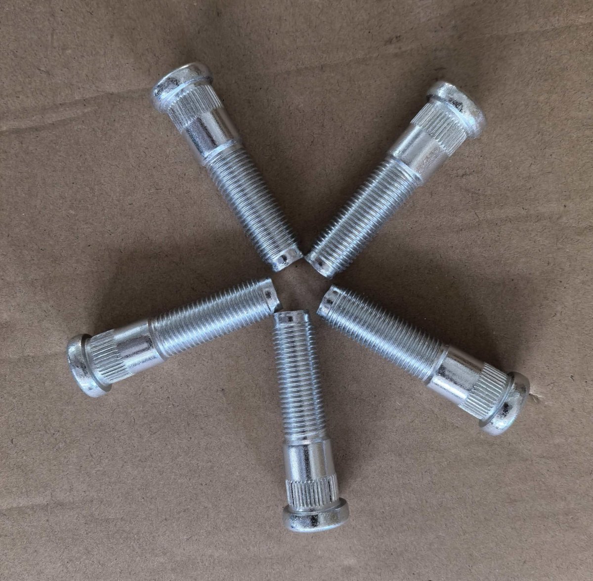 5pcs M14x1 50 Wheel Stud Bolts 610-615 0 62 In Knurl 2 35 Length For 2011-2024 Dodge Durango 2012-2025 Ram 1500 2011-2021 Jeep