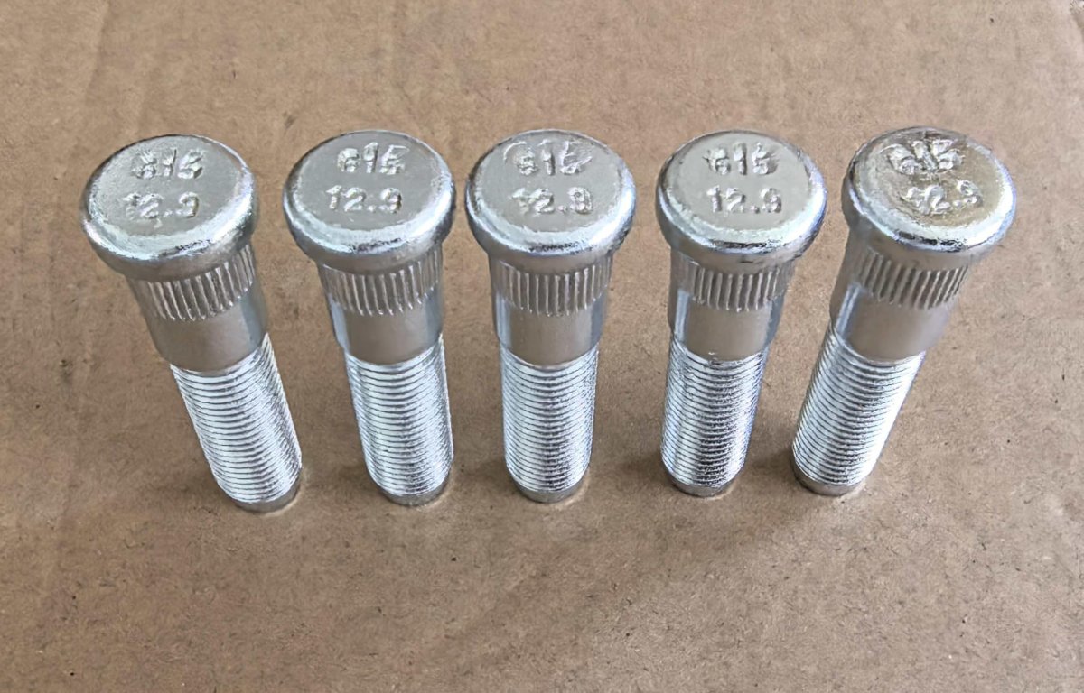 5pcs M14x1 50 Wheel Stud Bolts 610-615 0 62 In Knurl 2 35 Length For 2011-2024 Dodge Durango 2012-2025 Ram 1500 2011-2021 Jeep