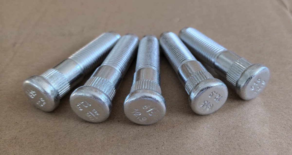 5pcs M14x1 50 Wheel Stud Bolts 610-615 0 62 In Knurl 2 35 Length For 2011-2024 Dodge Durango 2012-2025 Ram 1500 2011-2021 Jeep
