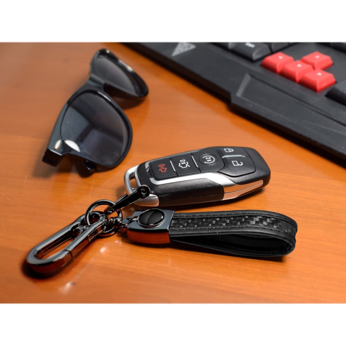 Honda Logo Black Real Carbon Fiber Loop Strap Keychain With Gunmetal Hook Official Licensed Modern Style 5 25 In X 0 75
