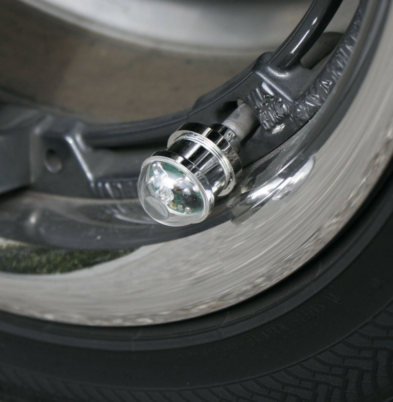 Pilot Automotive Cz-101m Multi-color Led Tire Valve Cap Light