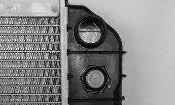 Tyc 2261 For Chevrolet S10 Pickup 1-row Plastic Aluminum Replacement Radiator Black