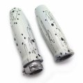 Httmt- White Star Skull 22mm 7 8 Handlebar Hand Grip Universal Throttle Compatible With Cbr600 P N Trhb113-rs-22-white