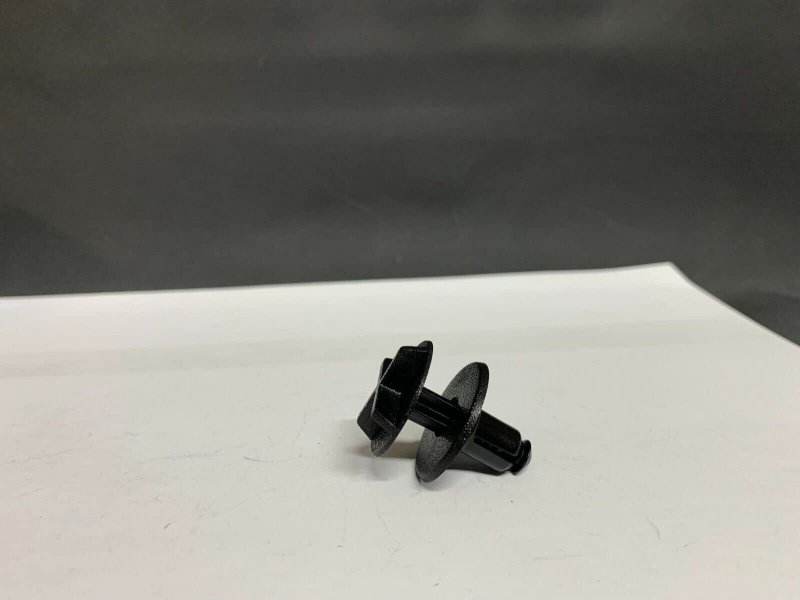 Auveco 20518 Radiator Sight Shield Push-type Retainers For Box Of 10