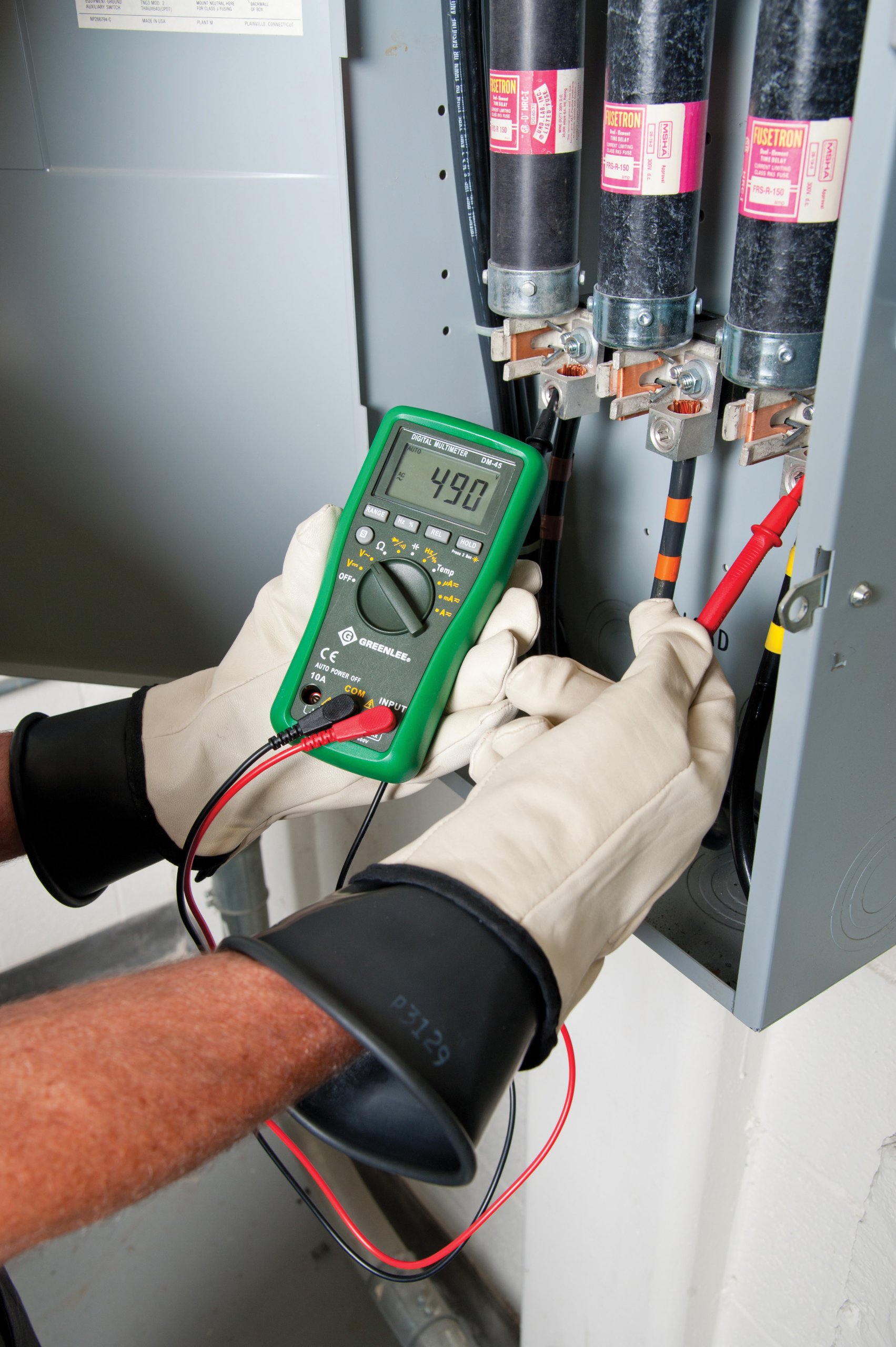 Greenlee Dm-45 Catiii 600v Auto Ranging Digital Multimeter