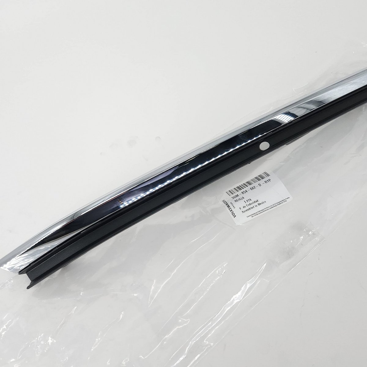 Oem Genuine Volkswagen Right Passenger Side Front Bumper Trim Grille 5gm-854-662-d-ryp 5gm854662dryp