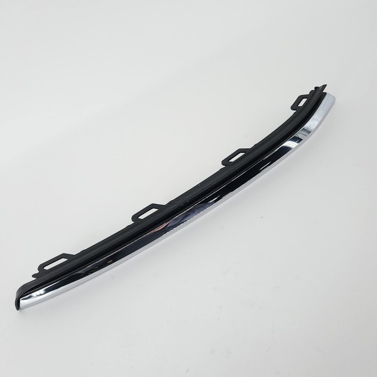 Oem Genuine Volkswagen Right Passenger Side Front Bumper Trim Grille 5gm-854-662-d-ryp 5gm854662dryp