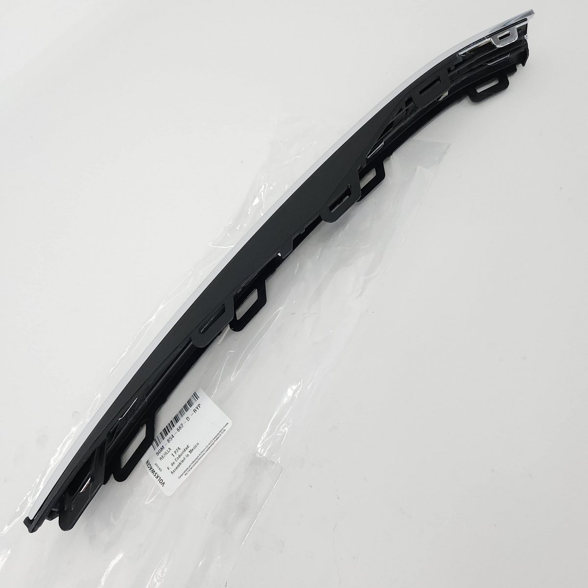 Oem Genuine Volkswagen Right Passenger Side Front Bumper Trim Grille 5gm-854-662-d-ryp 5gm854662dryp