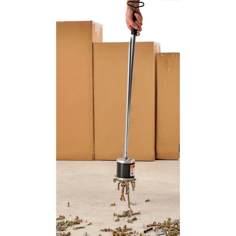 Global Industrial Magnetic Bulk Lifter With Extended Handle 16 Lb Pull