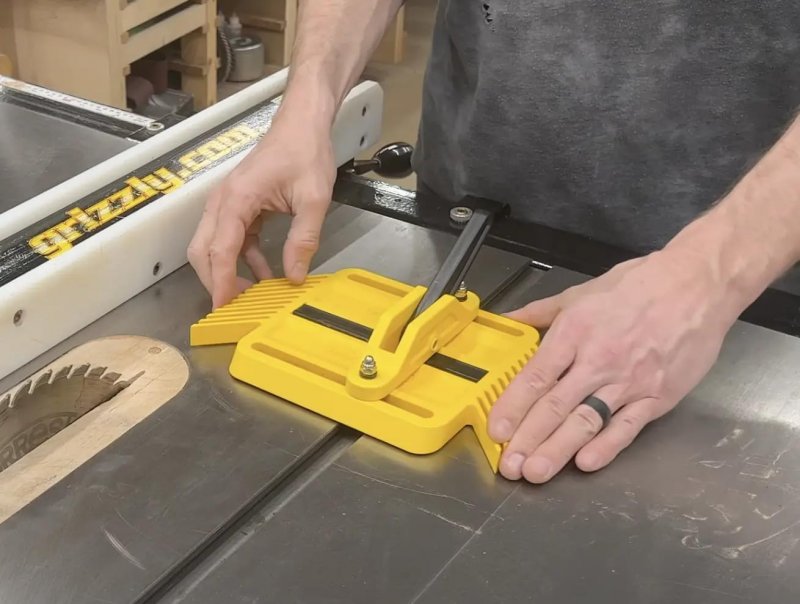 Magswitch Savr Featherboard Miter Slot For Use With Table Saw Or Bandsaw Adjustable Locks In Place Easy To And Safe