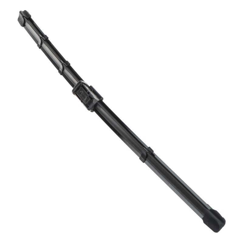 One New 11-18 For Vw Volkswagen Jetta Sedan Front Rh Windshield Wiper Refill Blade
