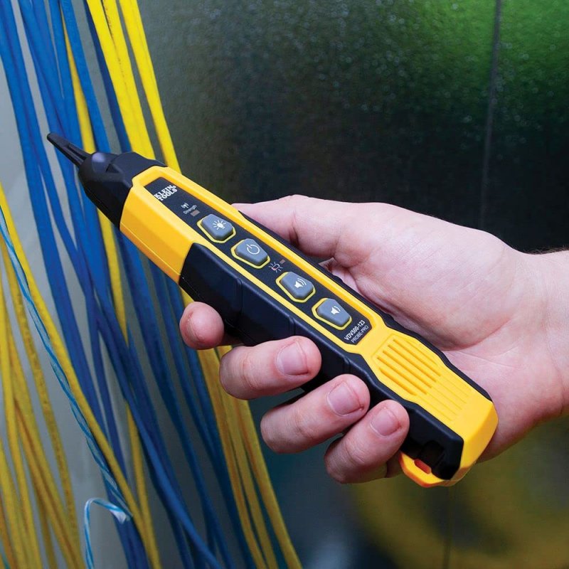 Klein Tools Vdv500-123 Cable Tracer Probe-pro Tracing Probe With Replaceable Non-metallic Conductive Tip And A Light For Use In