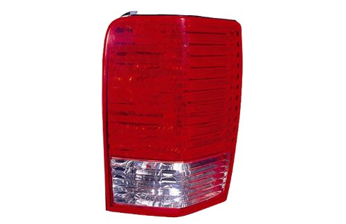 Unknown OE Replacement Chrysler Aspen Driver Side Taillight Lens/Housing Partslink Number CH2818116