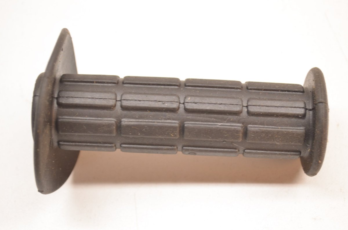 Left Hand Handle Grip For Atv Part Number 46075-3706