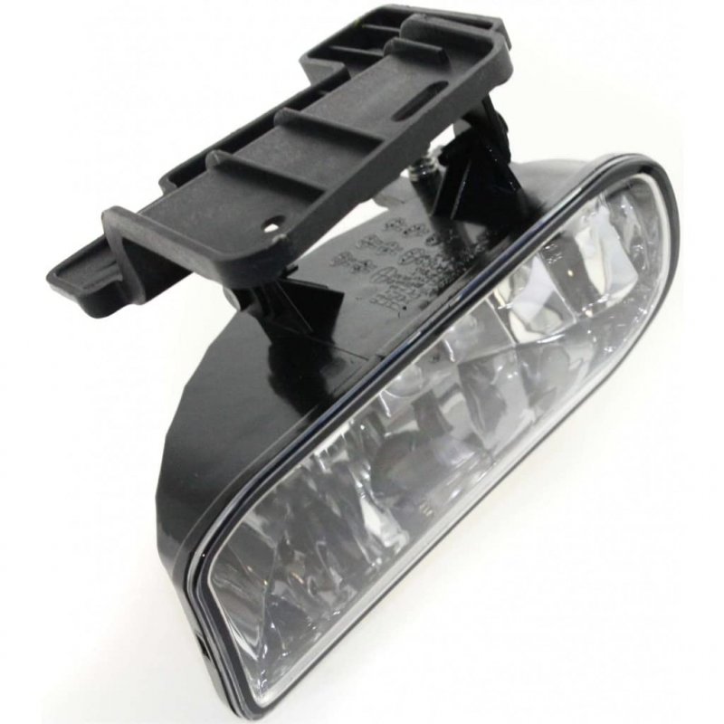 Chevy Silverado 3500 Fog Light Assembly Driver Side With Bracket Rectangular Capa Certified For 1999 To 2002 And 2000 2006