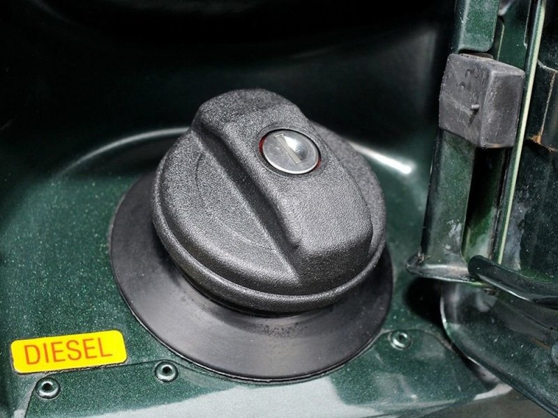 Britpart Lockable Fuel Filler Cap With 2 Keys Compatible Land Rover Discovery 1999-2004 Part Da1227