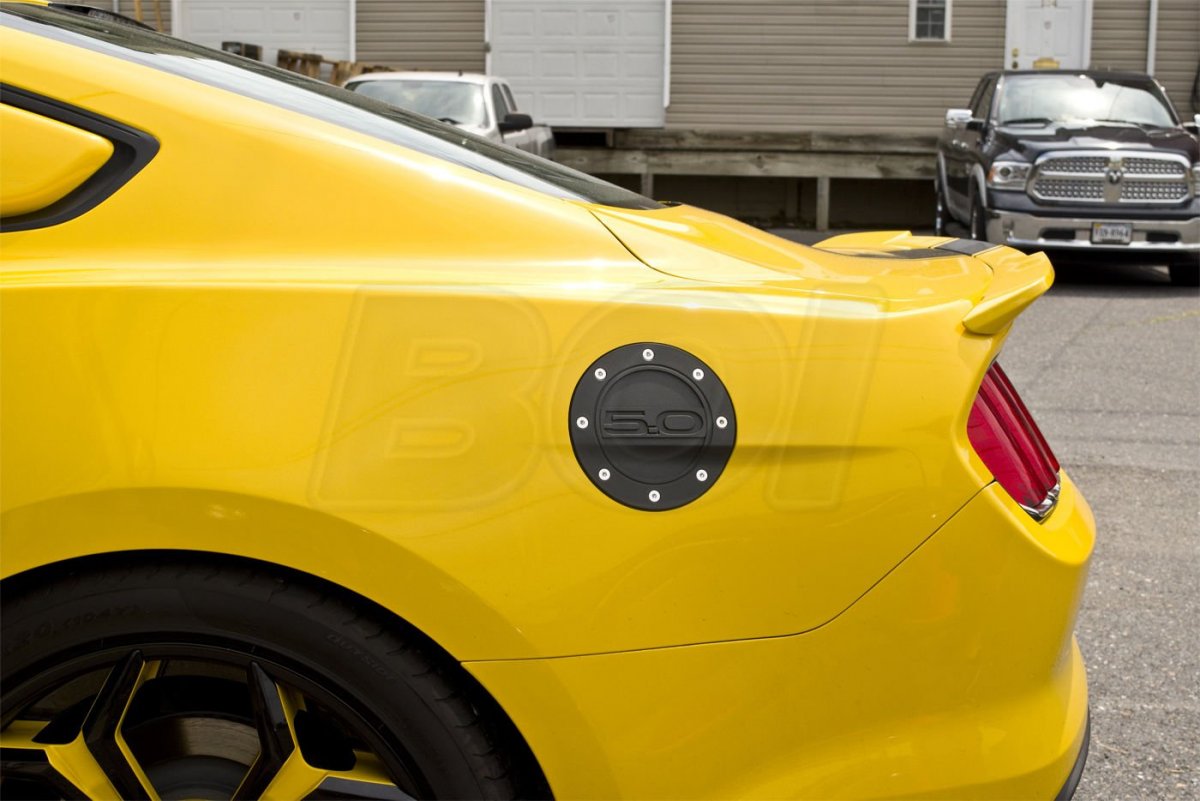 2015-2020 Mustang Gt Black Fuel Door With 5 0 Logo