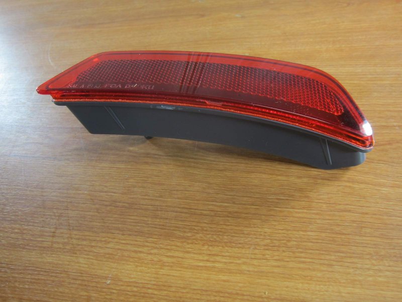 2019-2020 Jeep Cherokee Right Rear Fascia Reflector Bezel New Mopar Oem