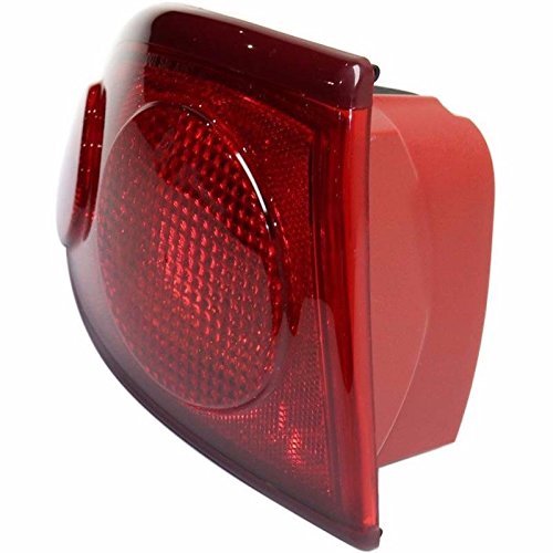 2003-2005 Chevrolet Cavalier Driver Side Replacement Taillight Rear Lamp Gm2800160