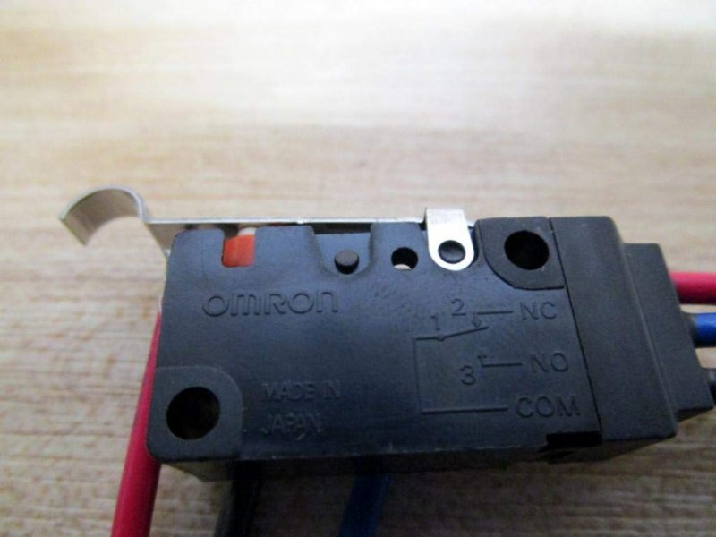 Omron D2vw-5l3-1ms Micro Switch Roller Lever 3 A 125 250 Vac T106413