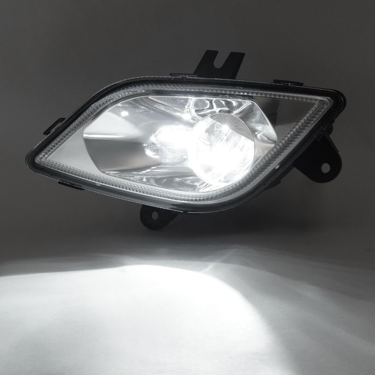 Front Left Full Led Fog Light For 2018 2024 Freightliner Cascadia Driver Side Clear Lens Chrome Housing Replacement A6603653002
