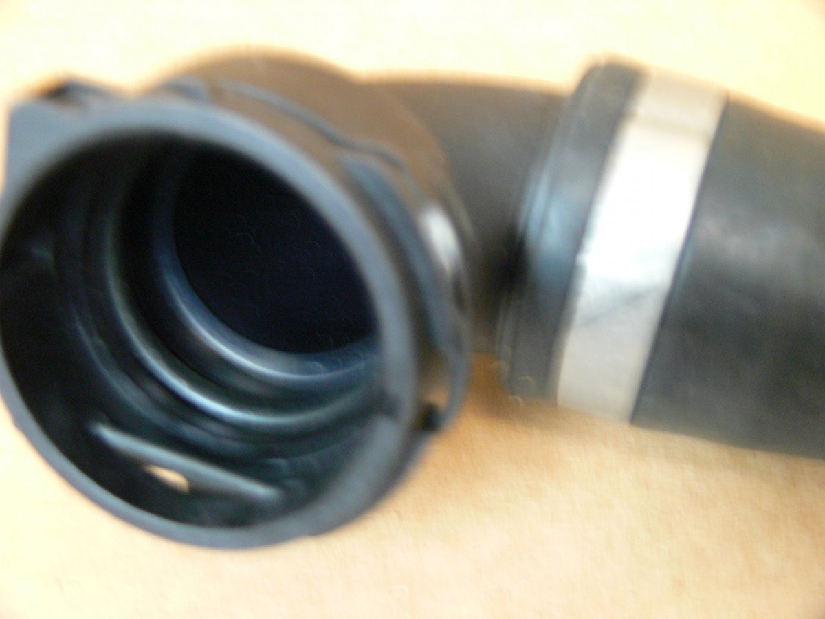 Genuine Land Rover Engine To Radiator Lower Hose Range 06-09 4 2 New Pch501730