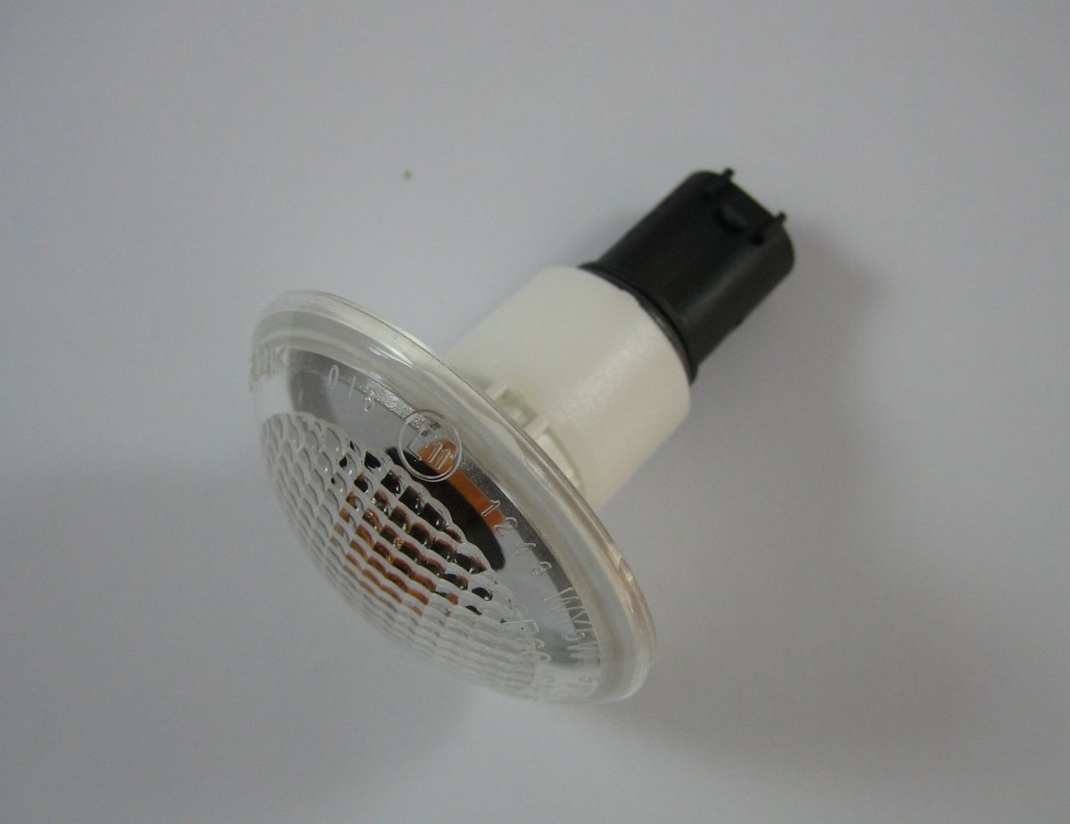 Genuine Clear Side Marker Light For Range Rover 2003 To 2012 Left Position With Halogen Bulb And Holder Part Number Xgb500020