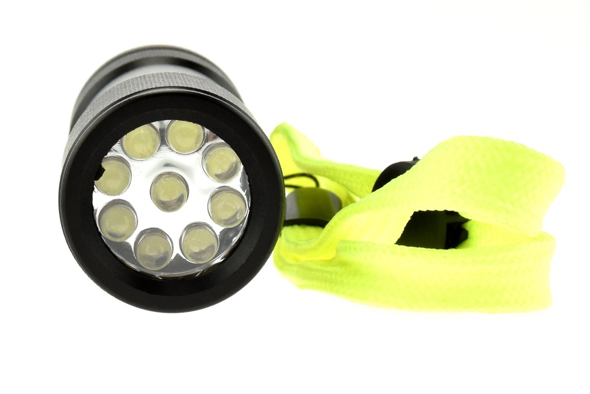 Se 9 Led Waterproof Flashlight With Carrying Case And Neon Lanyard Fl449wp